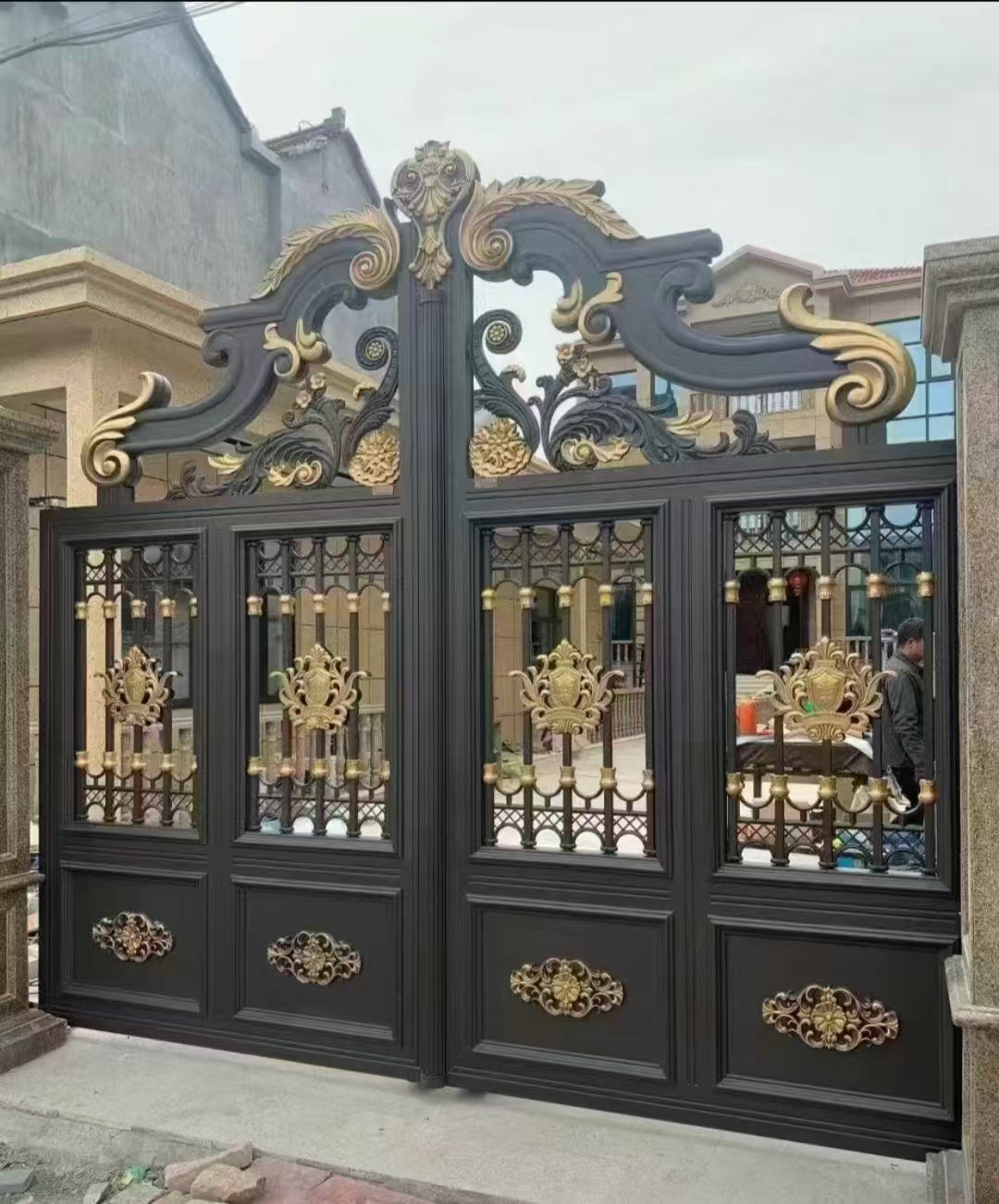 鋁藝大門(mén)